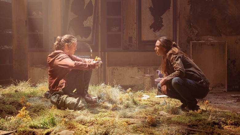 Bella Ramsey and Anna Torv talking in The Last of Us