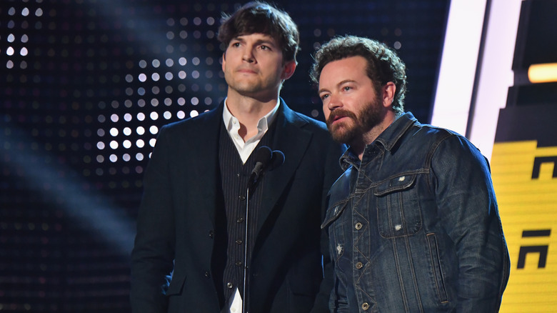 Ashton Kutcher and Danny Masterson present an award