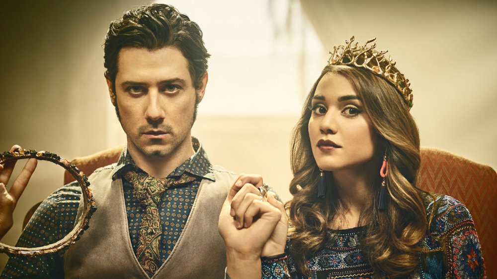 Summer Bishil as Margo Hanson and Hale Appleman as Eliot Waugh on The Magicians