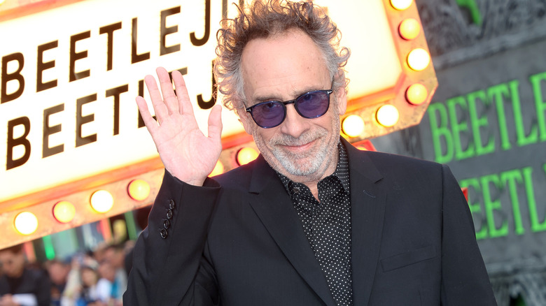 Tim Burton waving