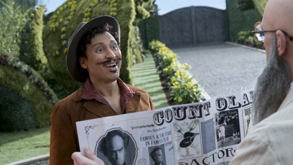 Aasif Mandvi plays Uncle Monty on A Series Of Unfortunate Events