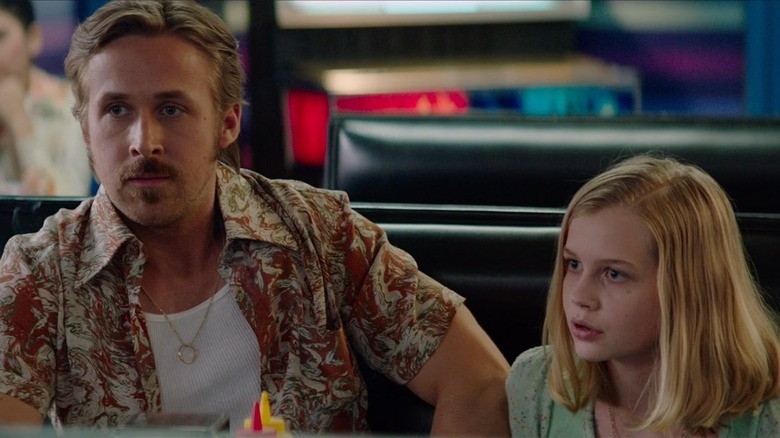 Holland and Holly talking in The Nice Guys