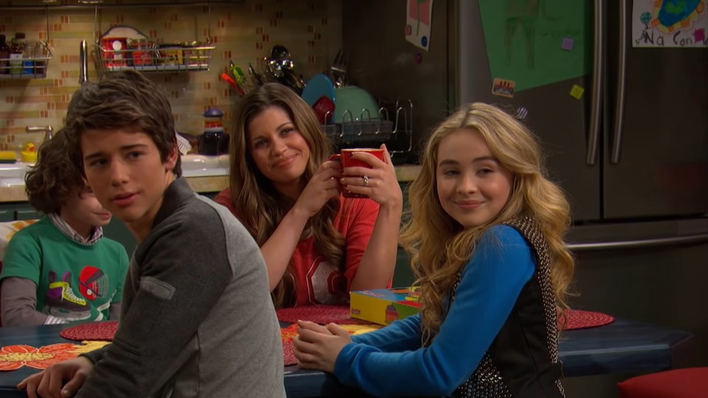 Uriah Shelton joins family game night on Girl Meets World