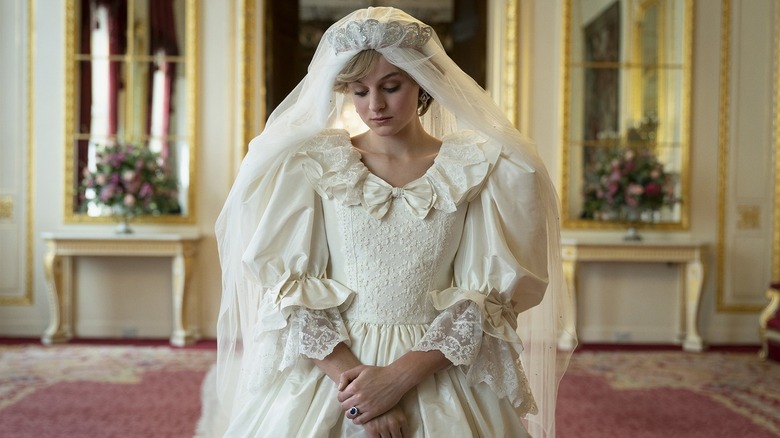 Princess Diana wearing wedding dress