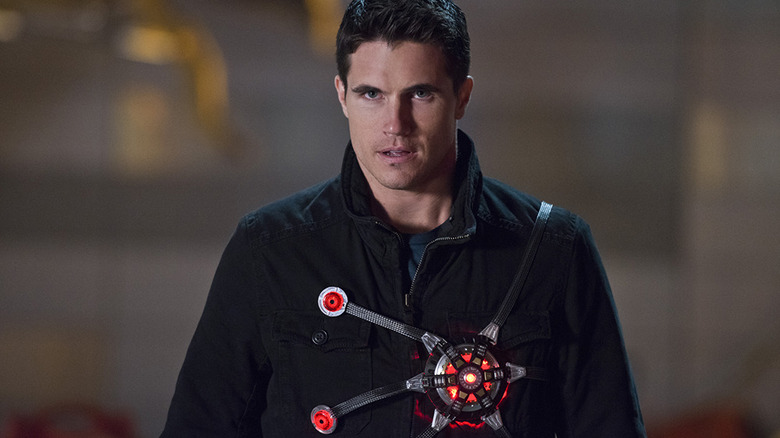 Amell as Ronnie Raymond