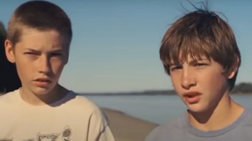 Jacob Lofland and Tye Sheridan in Mud