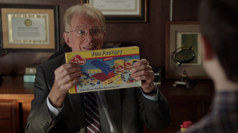 Dr. Linkletter with Play-Doh on Young Sheldon