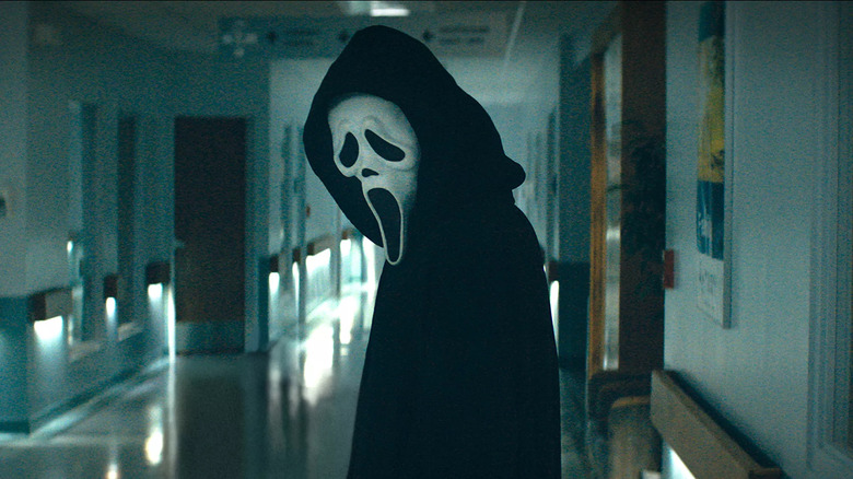 Ghostface in hallway