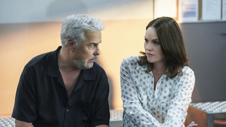 Gil Grissom and Sara Sidle converse