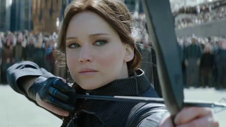 Katniss aiming an arrow in The Hunger Games: Mockingjay Part 2