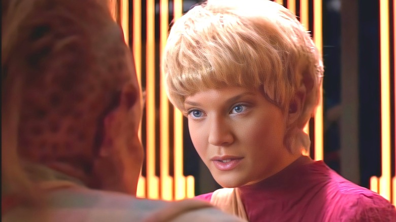 Kes talking to Neelix