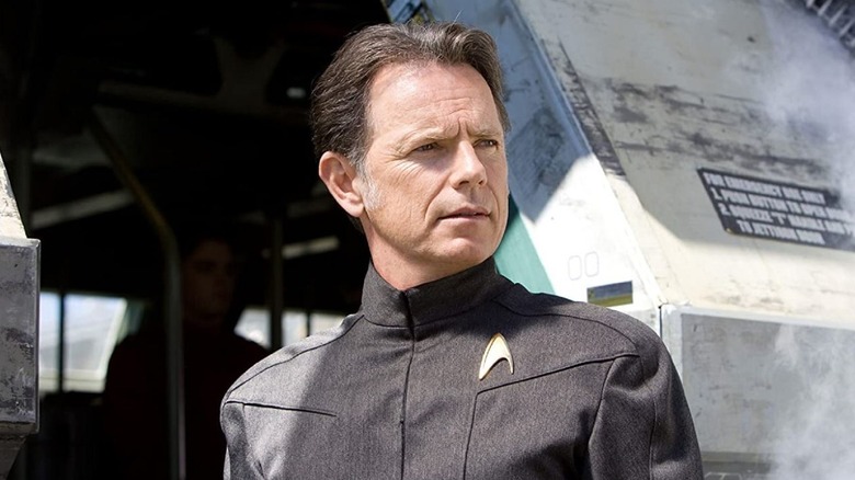 Bruce Greenwood Christopher Pike gray uniform