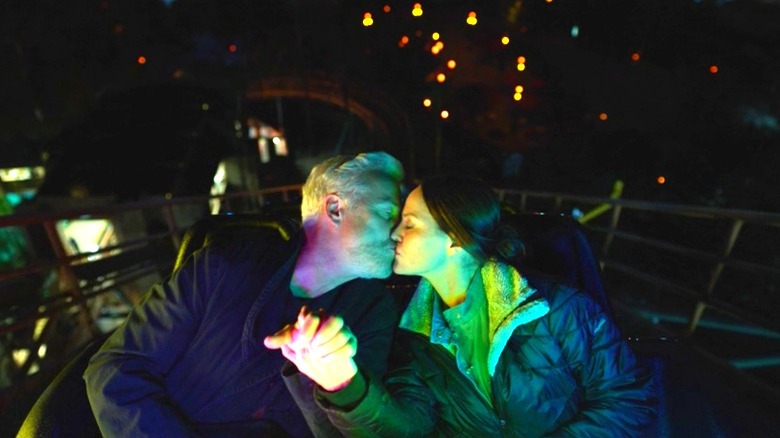 William Petersen and Jorja Fox kissing on CSI