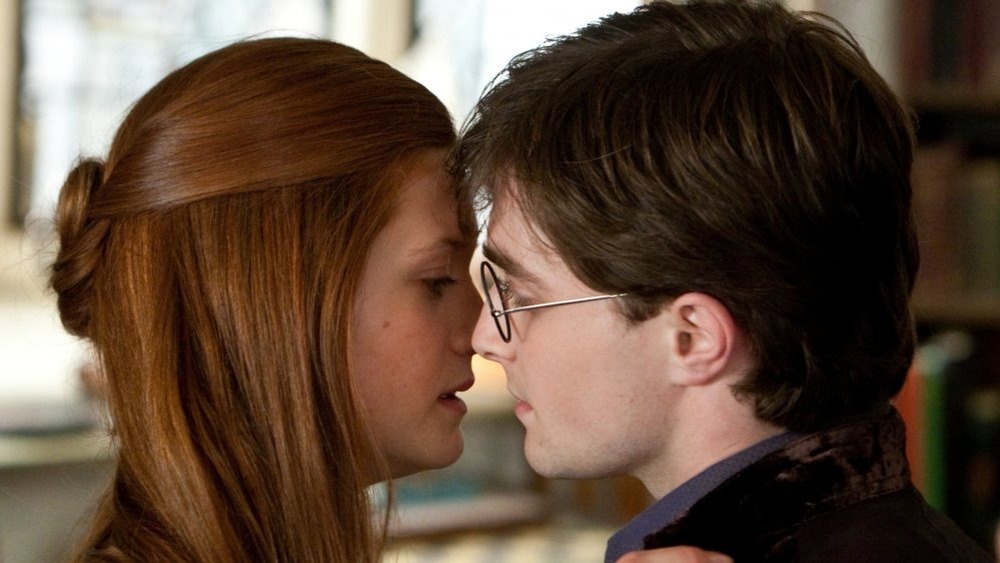 Bonnie Wright Daniel Radcliffe kissing