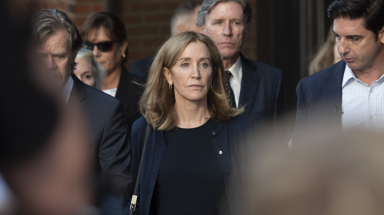 Felicity Huffman surrounded at courthouse