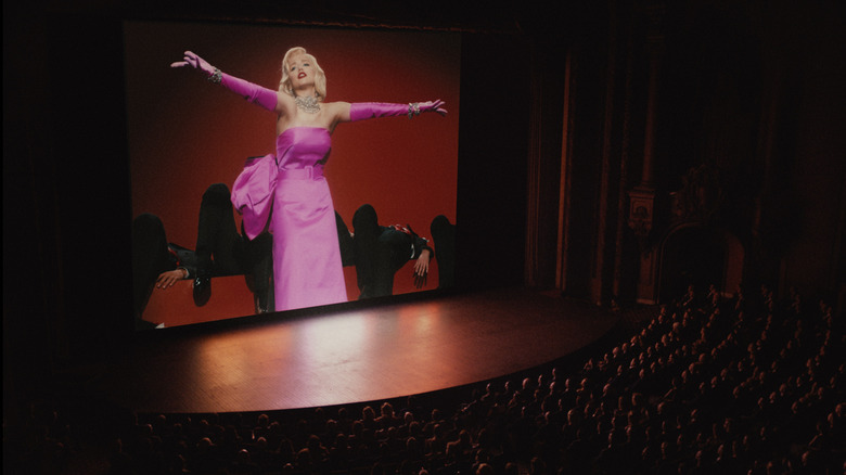 Blonde Marilyn Monroe Theater Screen