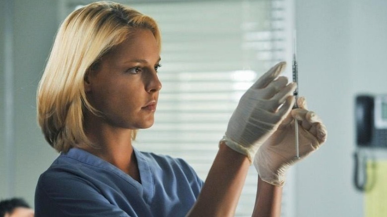 Kathering Heigl holding syringe