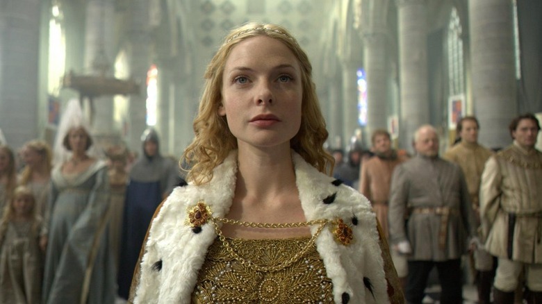 White Queen in large hall