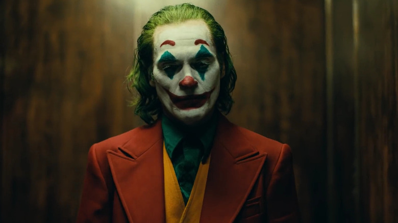 Joker in elevator