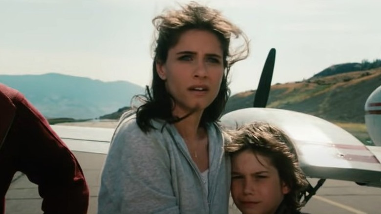 Amanda Peet watching the end of the world