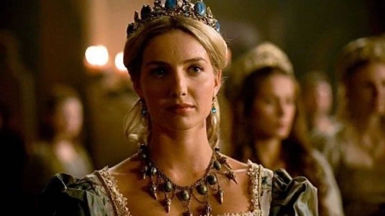 Queen Jane Seymour wearing a crown