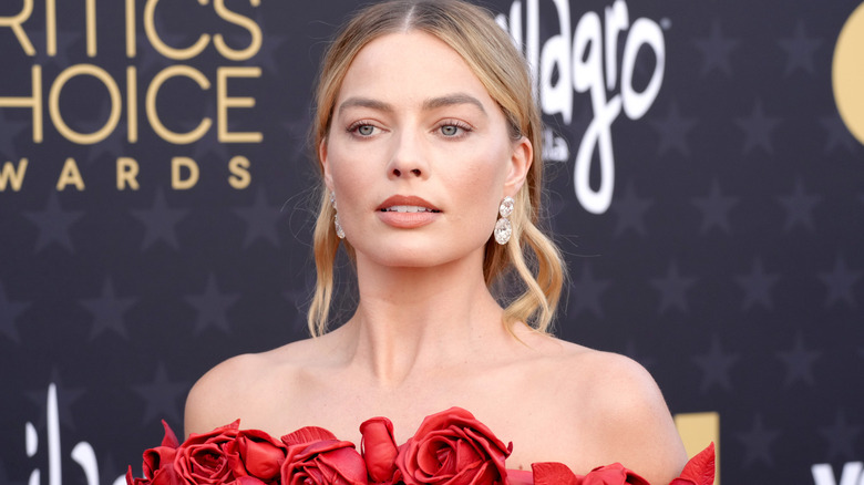 Margot Robbie attends event