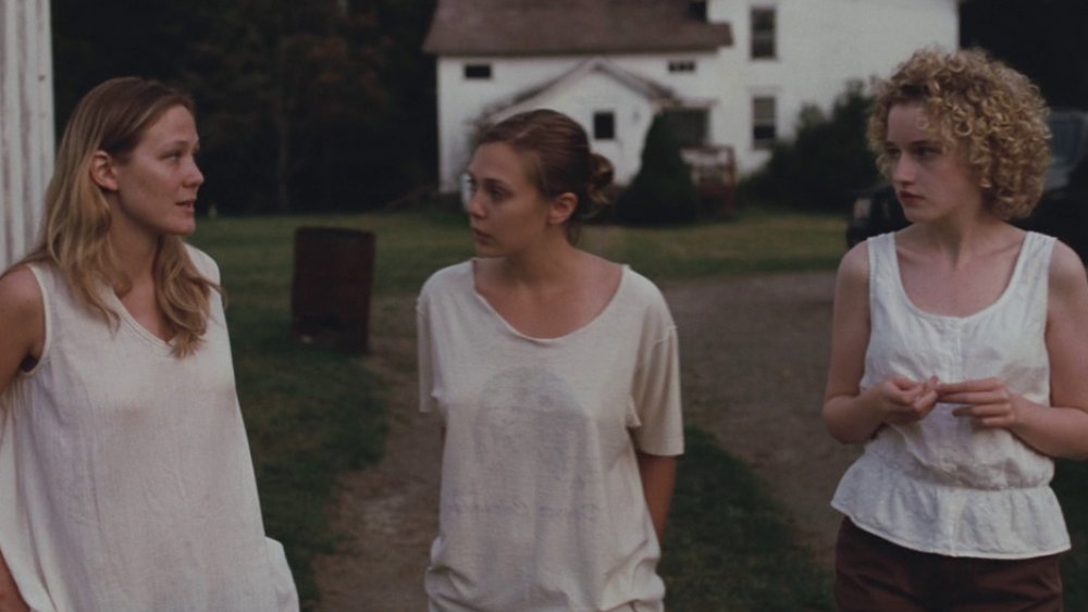 Maria Dizzia, Elizabeth Olsen, and Julia Garner in Martha Marcy May Marlene 