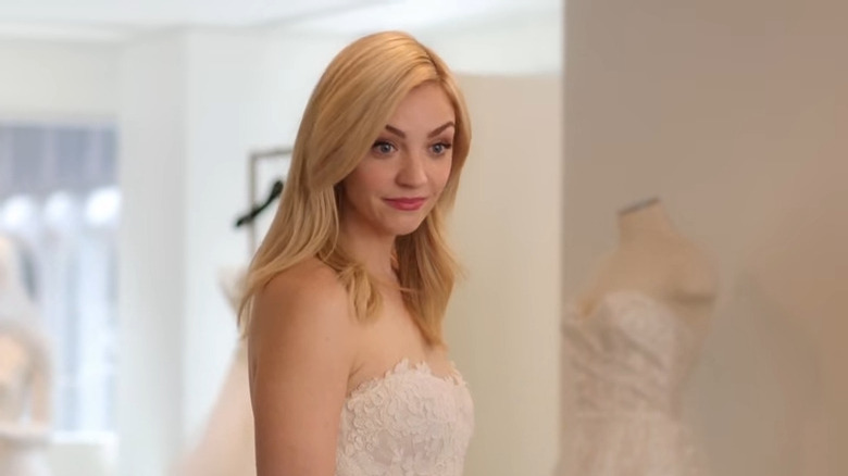 Abby Elliott looking haughty as Brooke