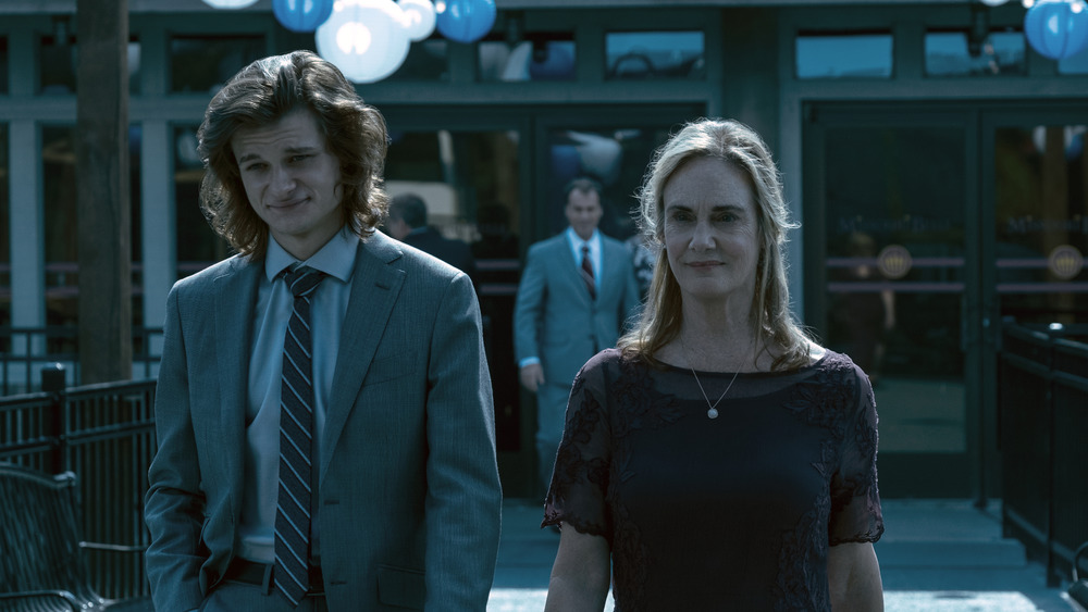 Charlie Tahan and Lisa Emery on Ozark