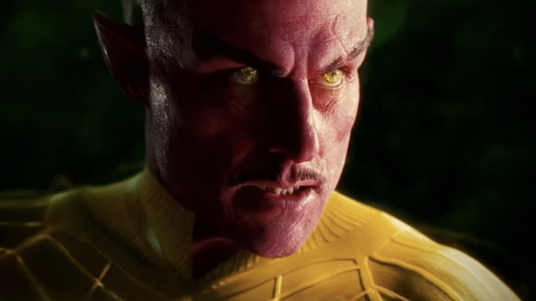 Sinestro uses yellow power ring