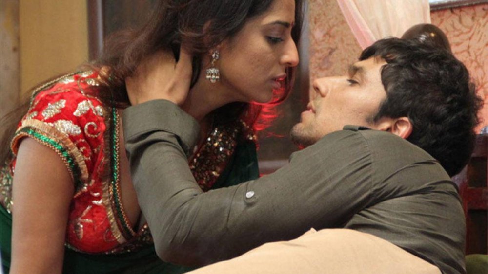 Mahi Gill and Randeep Hooda in Saheb, Biwi Aur Gangster