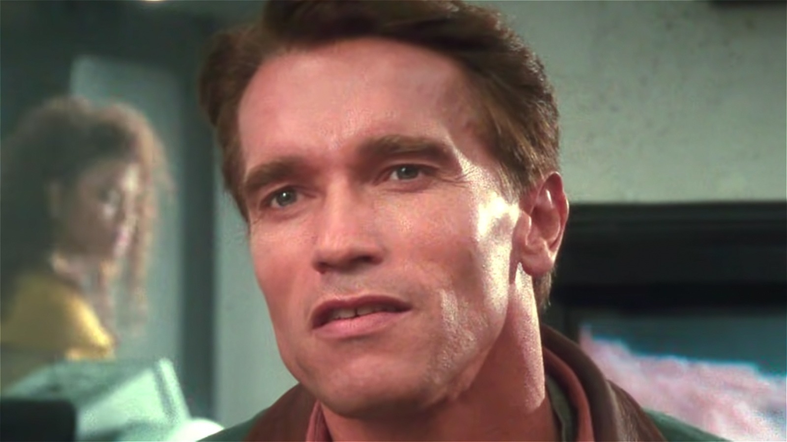 Why Some Fans Think Total Recall Is A Prequel To Starship Troopers