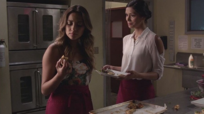 Talia and Emily in Pretty Little Liars