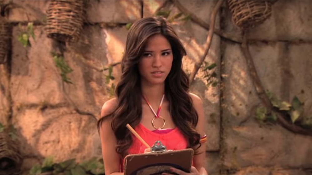 Kelsey Asbille as Mikayla on Pair of Kings