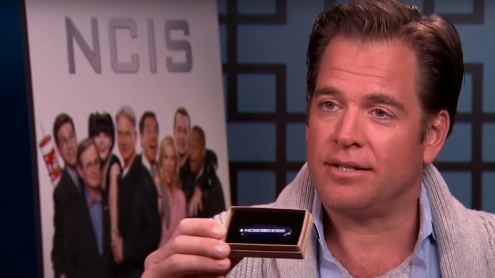 Michael Weatherly holding knife