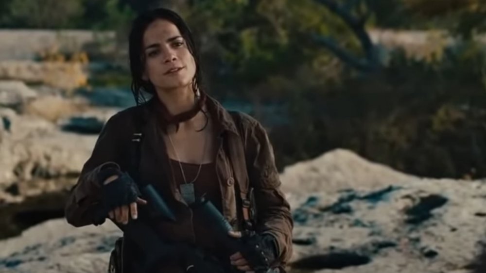 Alice Braga as Isabelle in Predators