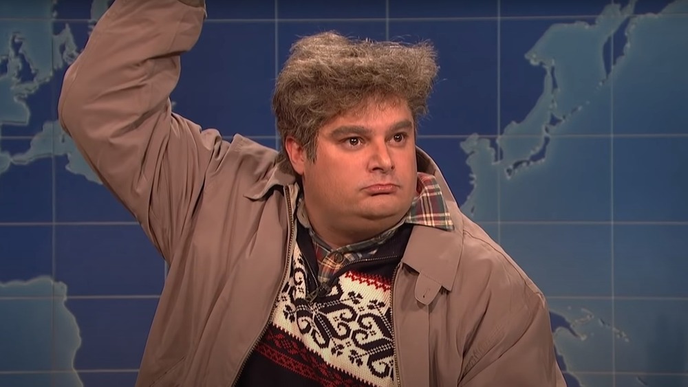 Bobby Moynihan gesturing weekend update SNL