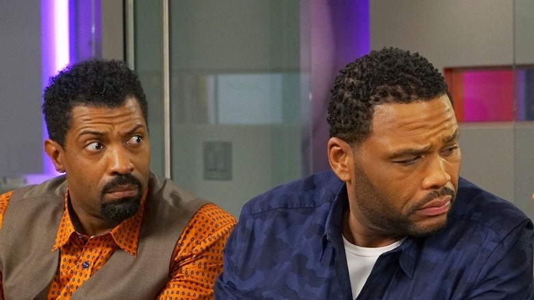 Deon Cole, Anthony Anderson in Blackish