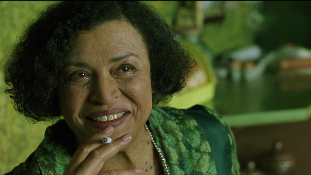 The all-seeing Oracle (Gloria Foster) in her kitchen in The Matrix