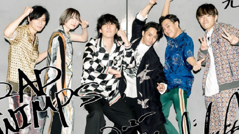 6 members of RADWIMPS posing for photo