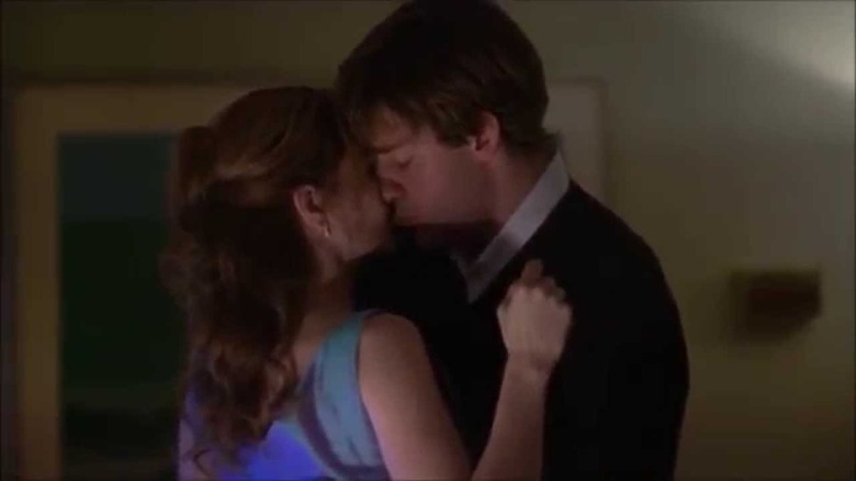 Jim kisses Pam