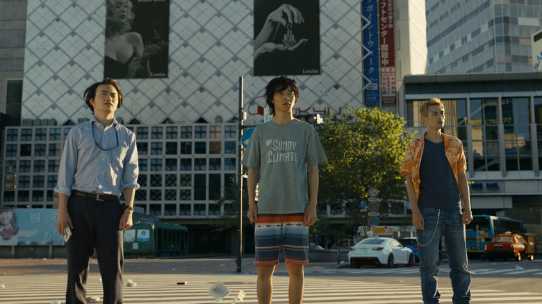 Ryōhei Arisu, Daikichi Karube, and standing in an abandoned Shibuya intersection