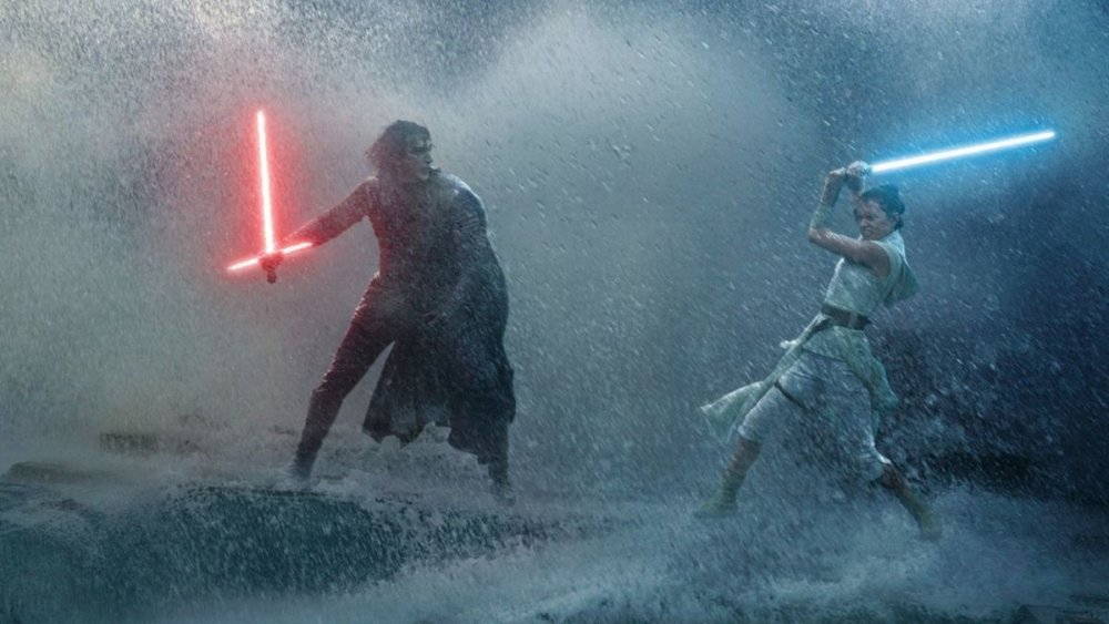 Adam Driver and Daisy Ridley in Star Wars: The Rise of Skywalker