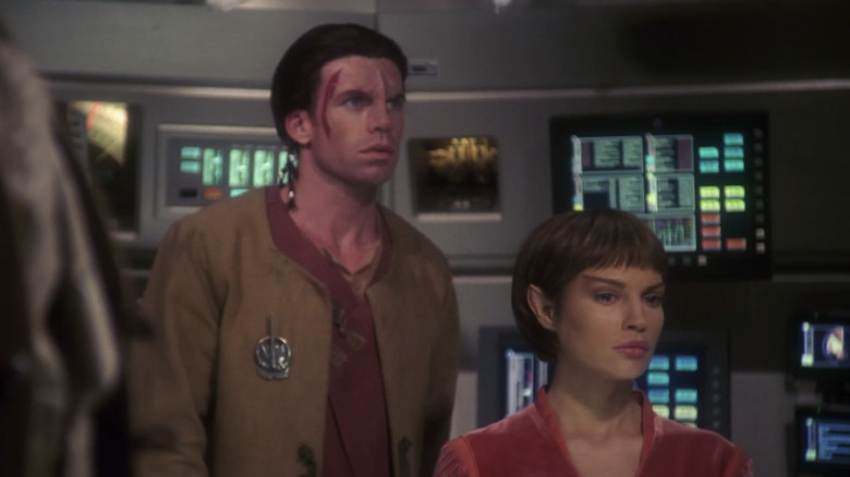 Jareb next to T'Pol Star Trek: Enterprise