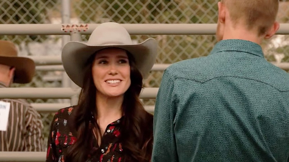 Mia flirts with Jimmy on Yellowstone