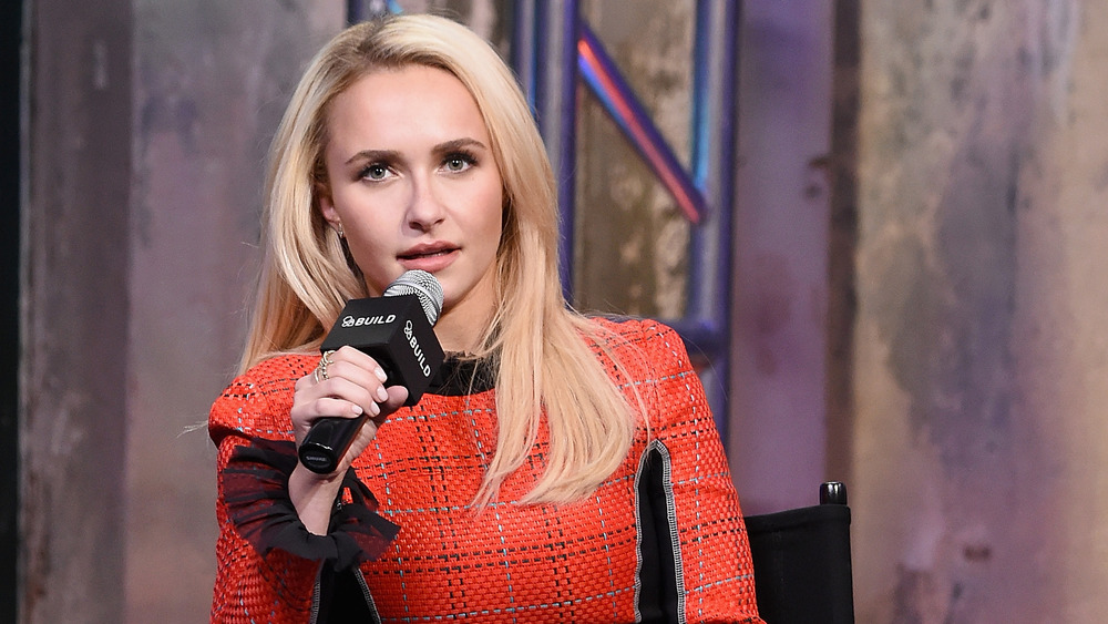 Hayden Panettiere microphone