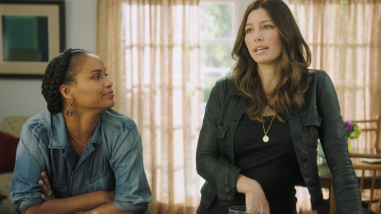 Jessica Biel talks with Joy Bryant