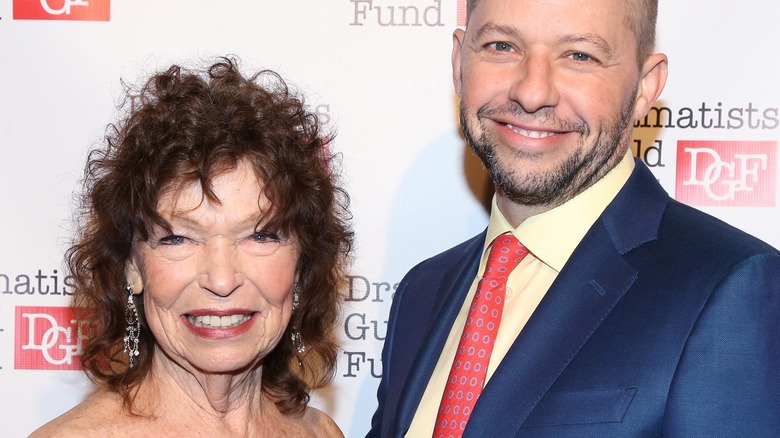 Jon Cryer attends event with mother Gretchen