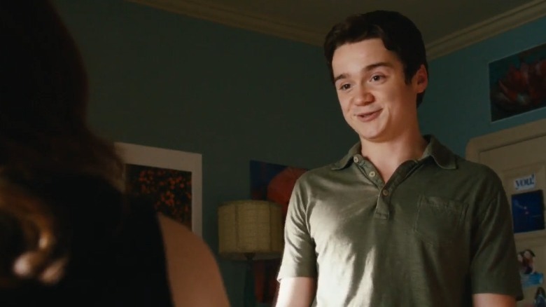 Why Young Sheldon S Pastor Rob Looks So Familiar   He Played Brandon The Guy Who Starts It All In Easy A 1663373305 