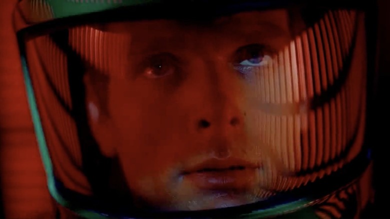 Dave looks at Hal9000